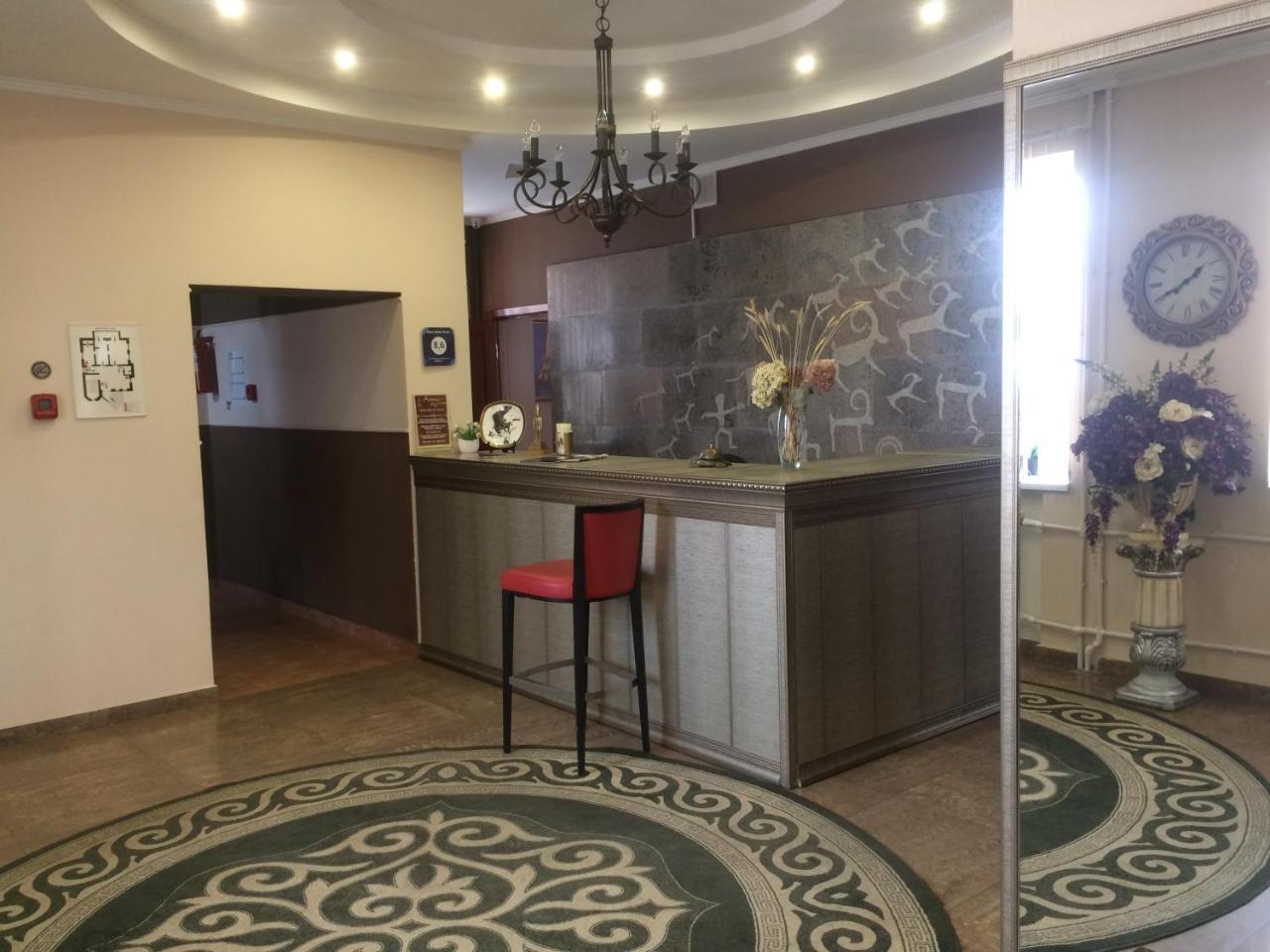 Altyn Adam Hotel Pavlodar Exteriör bild